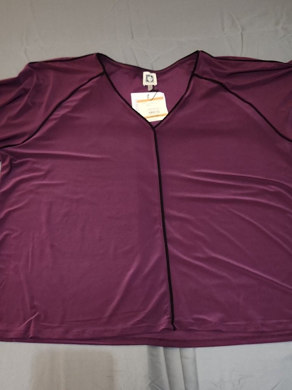 Anne Klein NWT Plus 3X Purple Black V-Neck Knit Logo Top